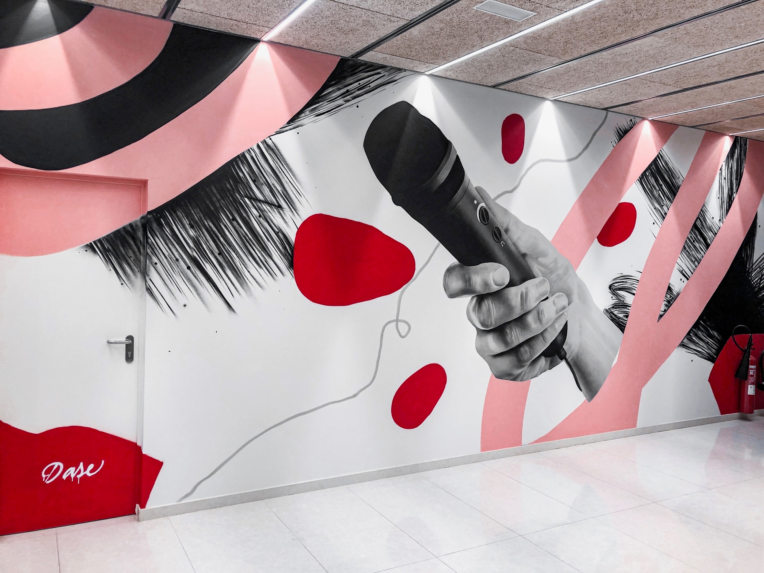 Mural pintado en las paredes interiores de las oficinas de Events Mural pintado en las paredes interiores de las oficinas de Events