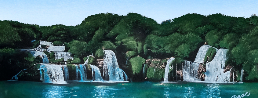 Mural con paisaje de cascadas y lago pintado a mano en pared