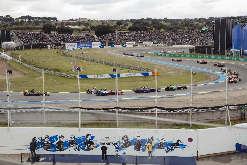 Pintura Mural en Madrid del Grafitero Dase para la Formula E